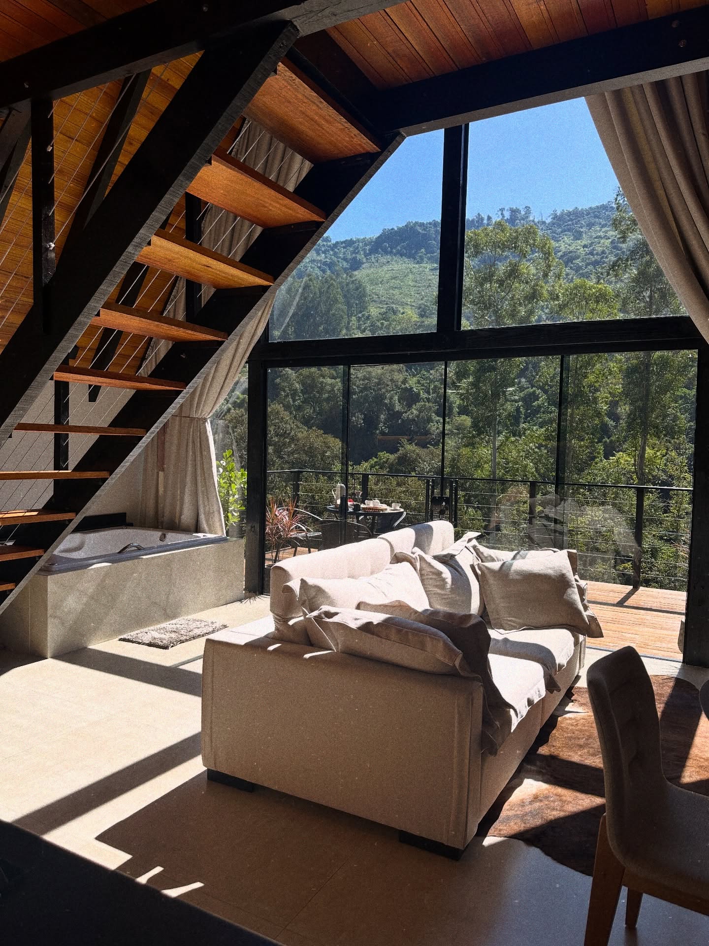 Sala com vista pra serra